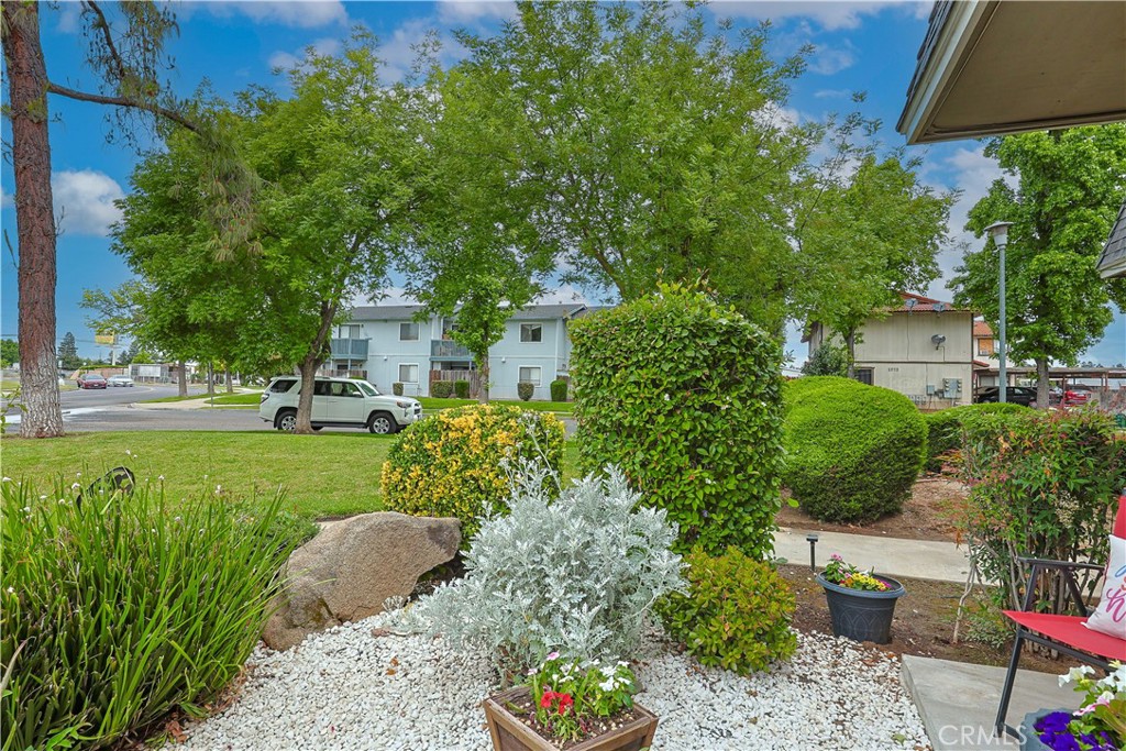 1670 W North Bear Creek, Merced, CA 95348