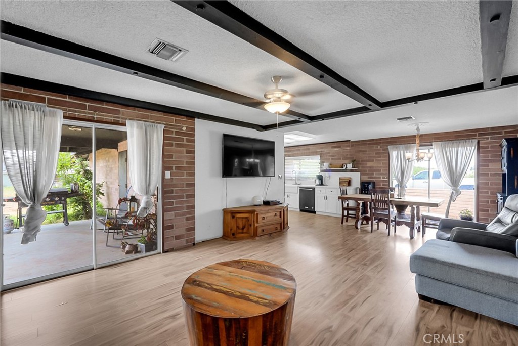 7119 Mercedes, Winton, CA 95388
