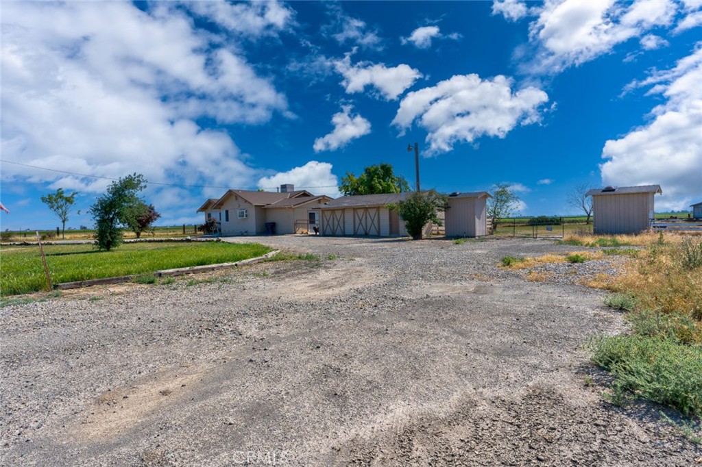 17626 Britto Rd, Dos Palos, CA 93620