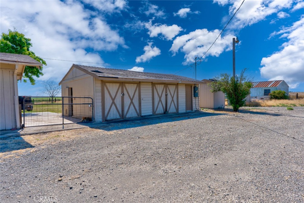 17626 Britto Rd, Dos Palos, CA 93620