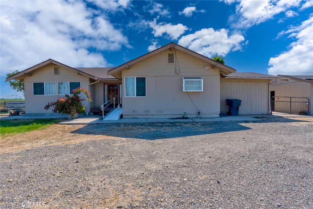 17626 Britto Rd, Dos Palos, CA 93620