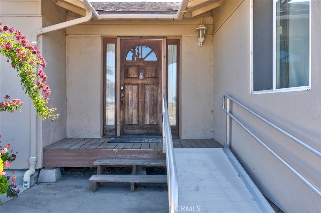 17626 Britto Rd, Dos Palos, CA 93620