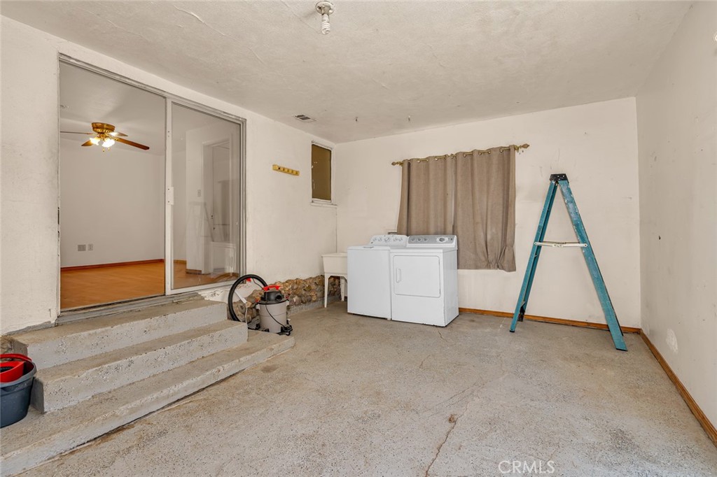17626 Britto Rd, Dos Palos, CA 93620