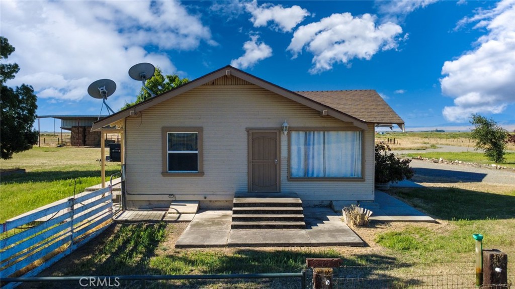 17626 Britto Rd, Dos Palos, CA 93620