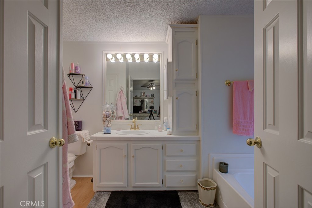 500 N Tully #64, Turlock, CA 95380