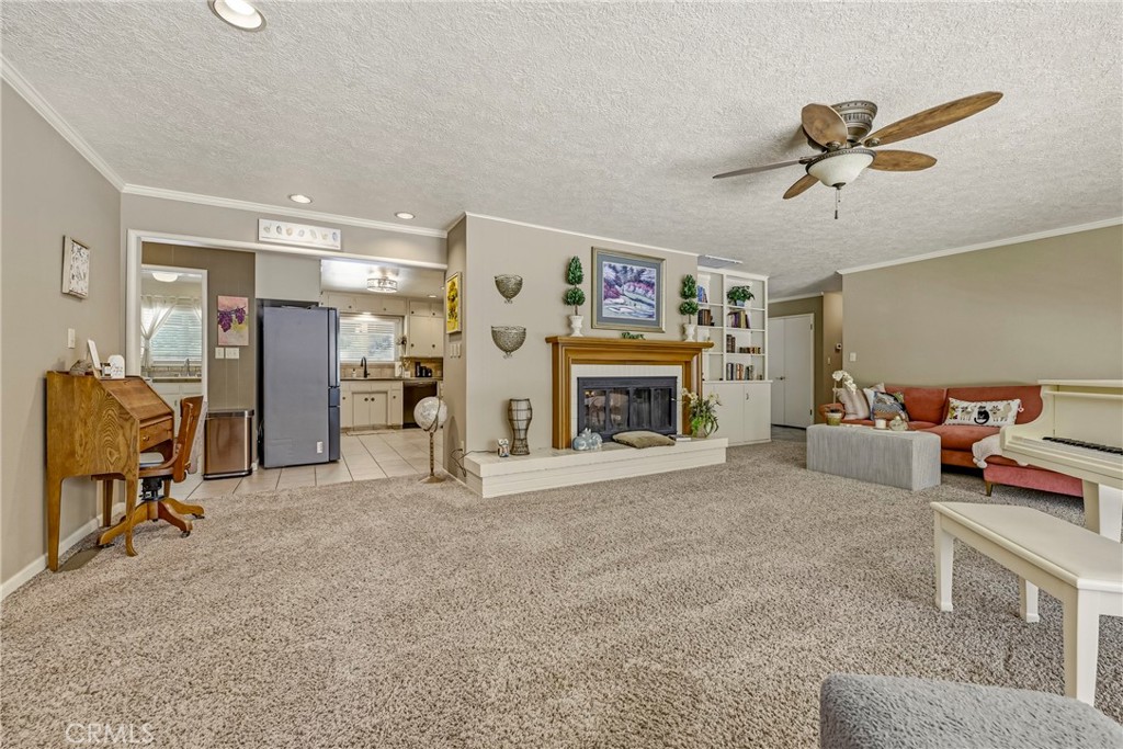 6090 Country Club Pl, Merced, CA 95340