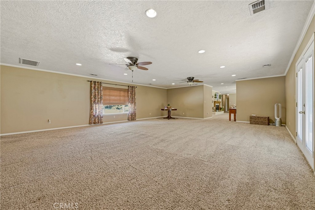 6090 Country Club Pl, Merced, CA 95340