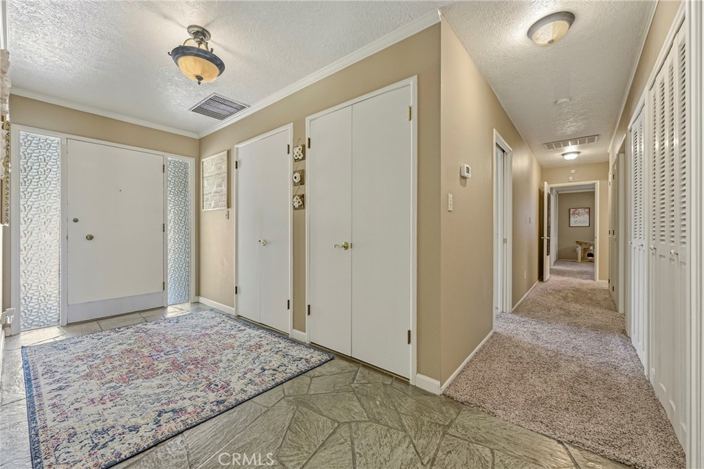 6090 Country Club Pl, Merced, CA 95340