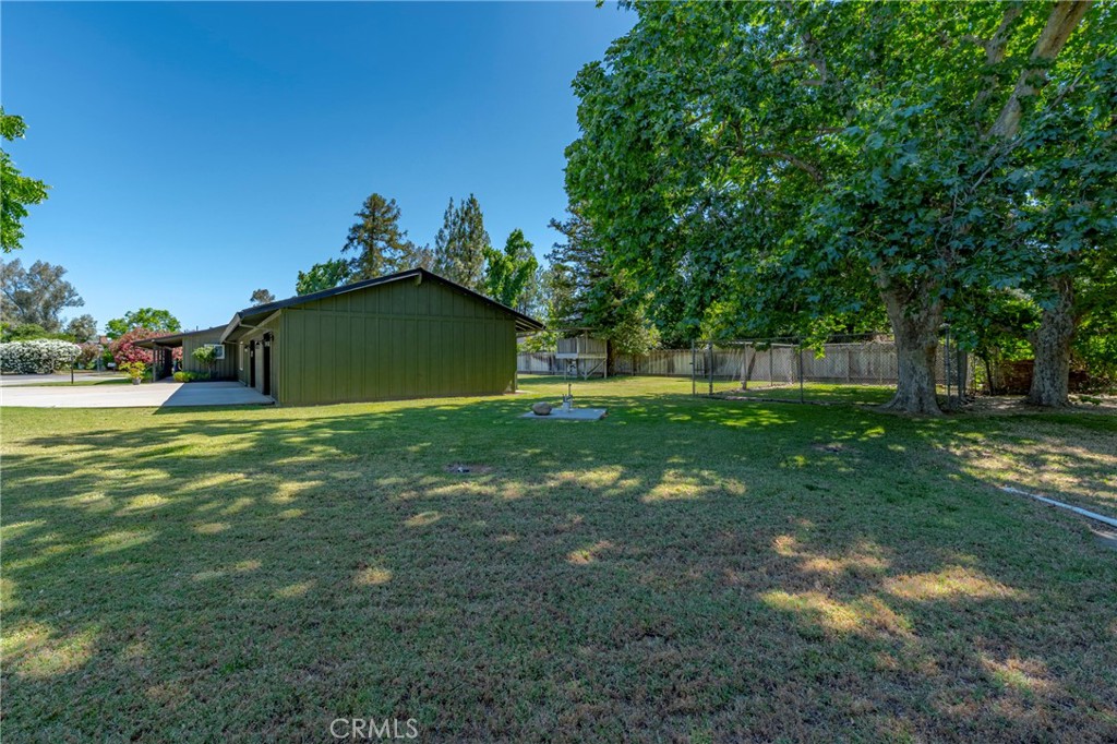 6090 Country Club Pl, Merced, CA 95340