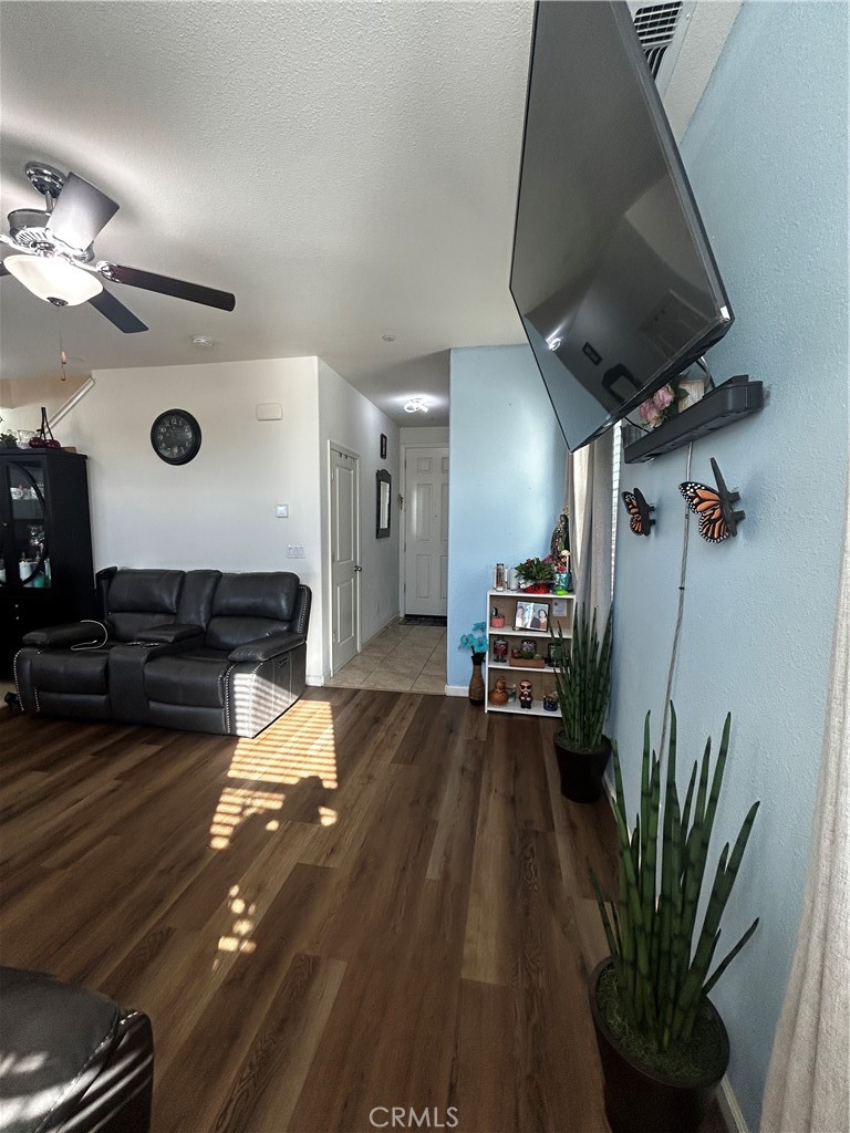 172 Korbel Ave, Merced, CA 95348