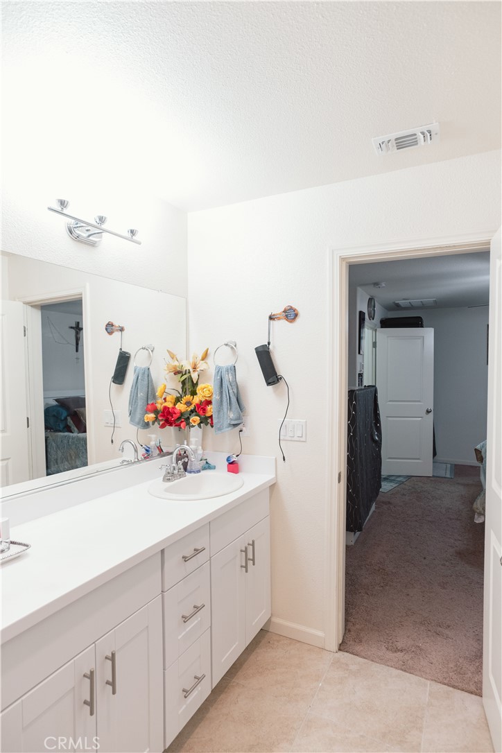 172 Korbel Ave, Merced, CA 95348