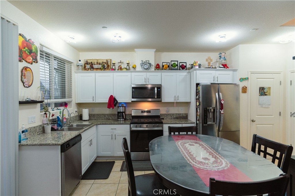 172 Korbel Ave, Merced, CA 95348