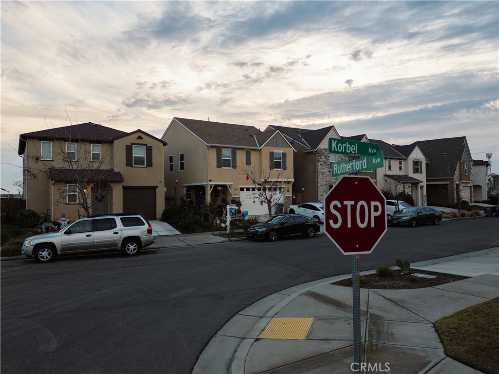172 Korbel Ave, Merced, CA 95348
