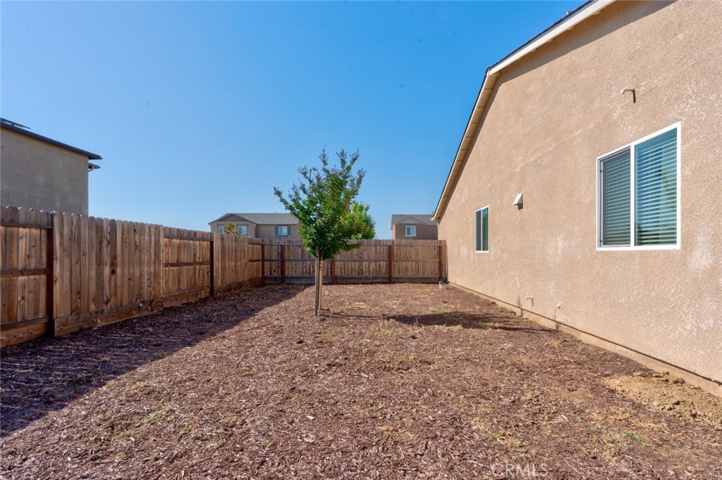 2082 Bidan, Chowchilla, CA 93610