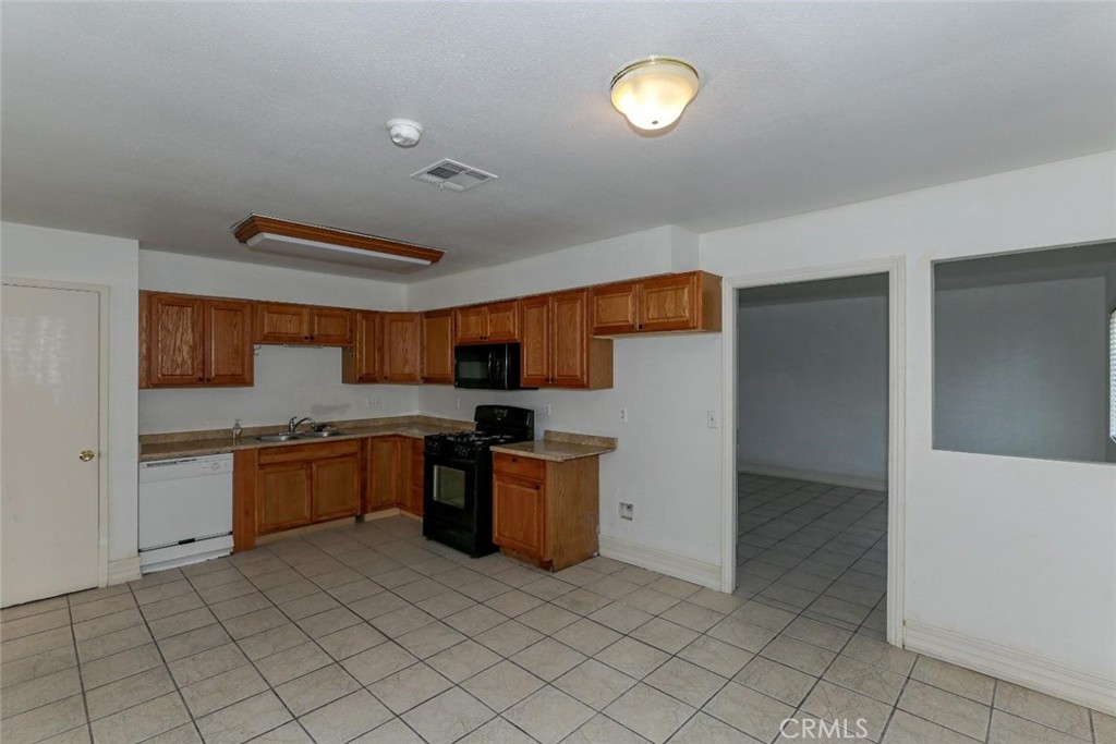 268 E 10th St, Merced, CA 95341