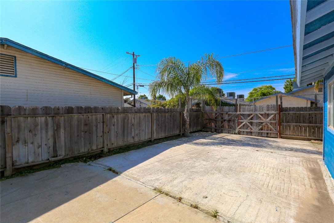 268 E 10th St, Merced, CA 95341