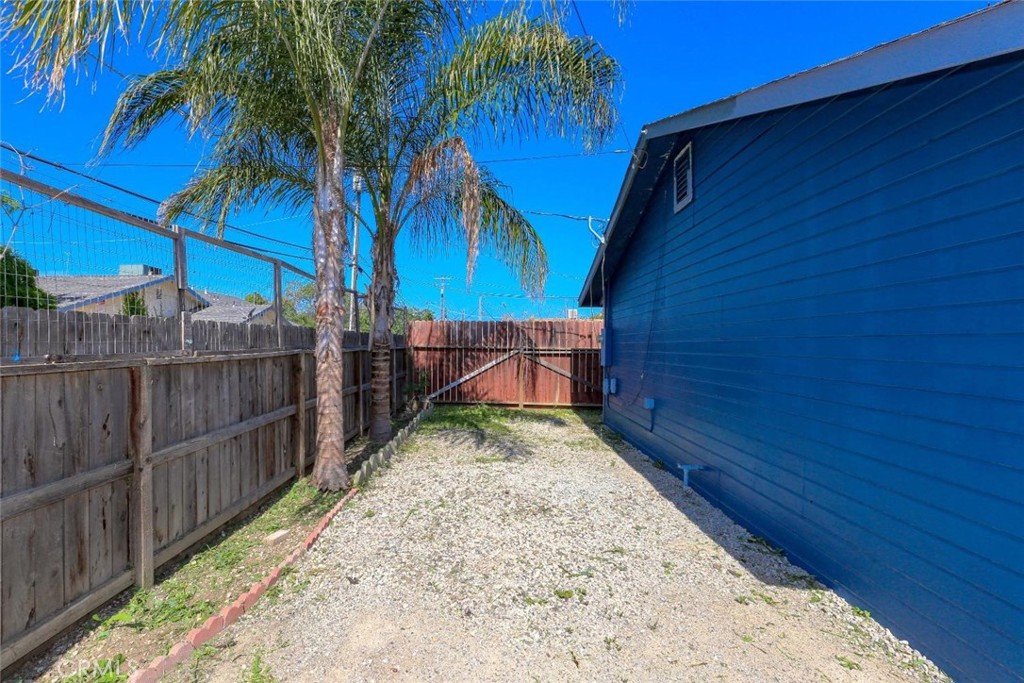 268 E 10th St, Merced, CA 95341