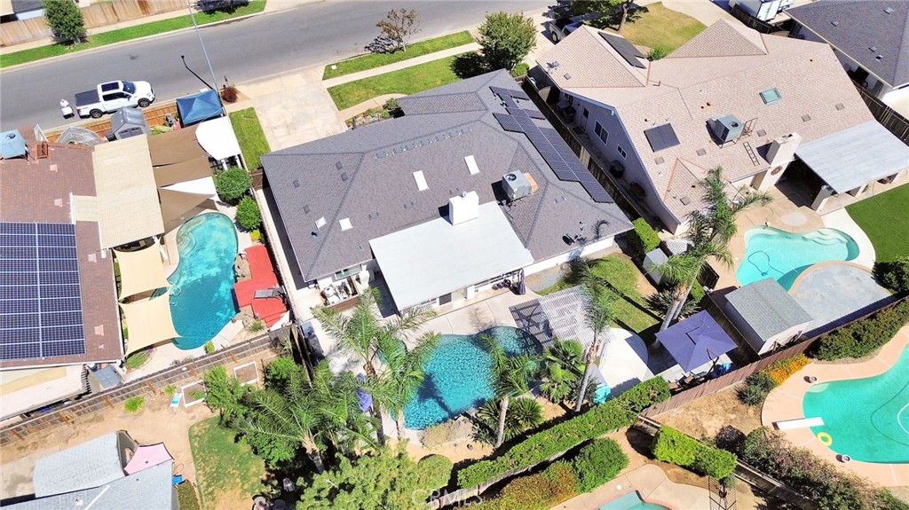 7495 N Flora Ave, Fresno, CA 93720