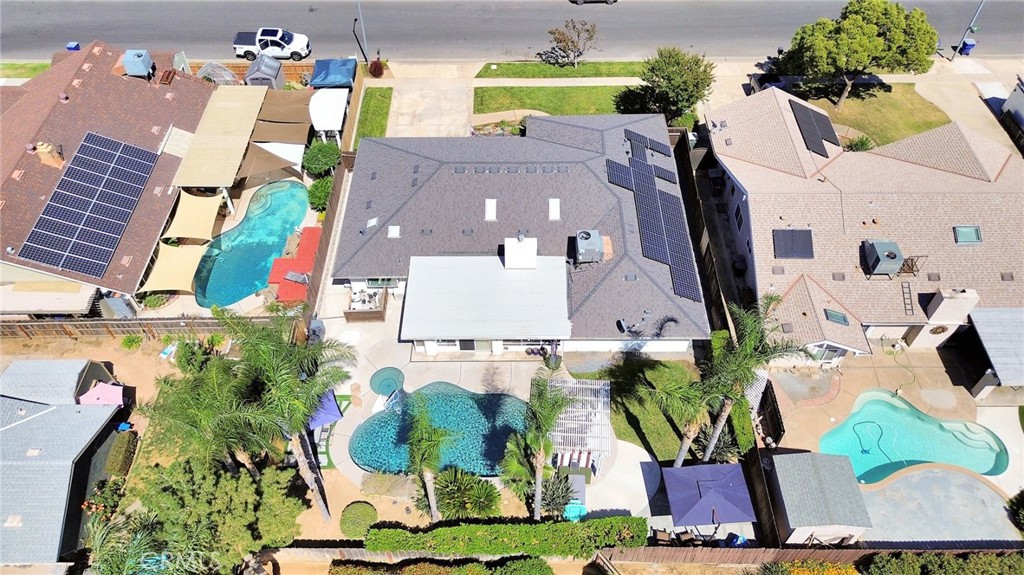 7495 N Flora Ave, Fresno, CA 93720
