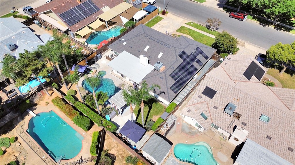 7495 N Flora Ave, Fresno, CA 93720