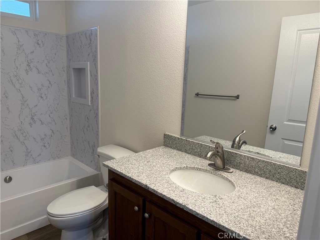 200 Santa Fe Dr #3, Empire, CA 95319