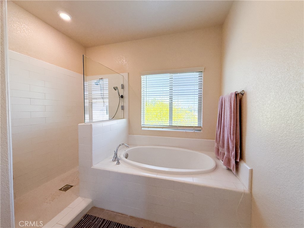 4407 Kerr Ct, Merced, CA 95348