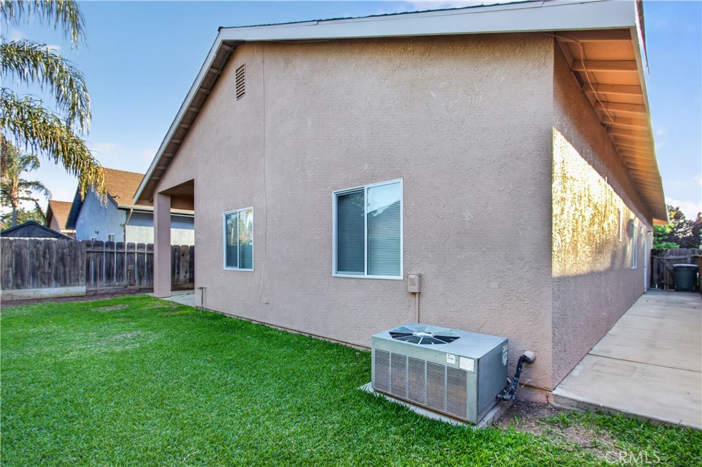 2970 Westminster Ct, Merced, CA 95340