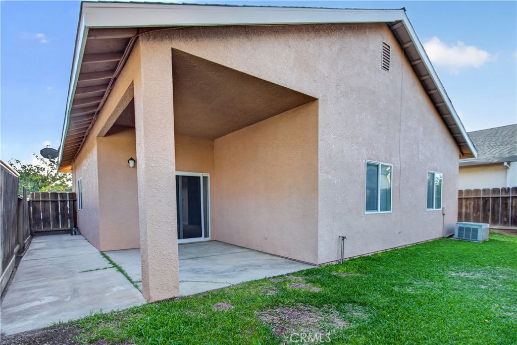 2970 Westminster Ct, Merced, CA 95340