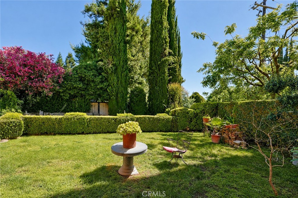 2021 W, Merced, CA 95340