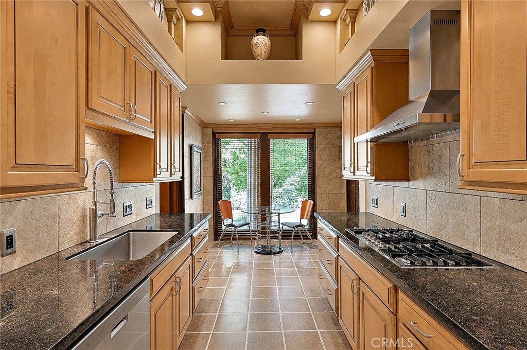 2021 W, Merced, CA 95340