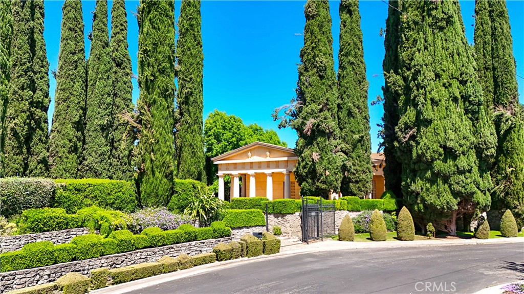 2021 W, Merced, CA 95340
