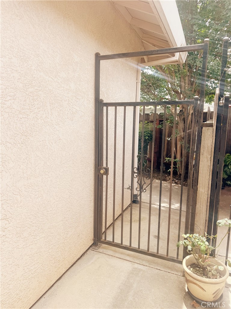 672 Gateway Cir, Merced, CA 95340