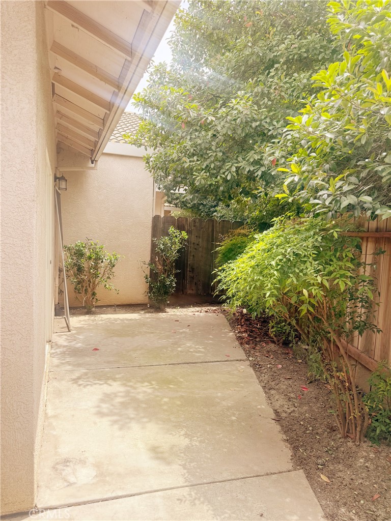 672 Gateway Cir, Merced, CA 95340