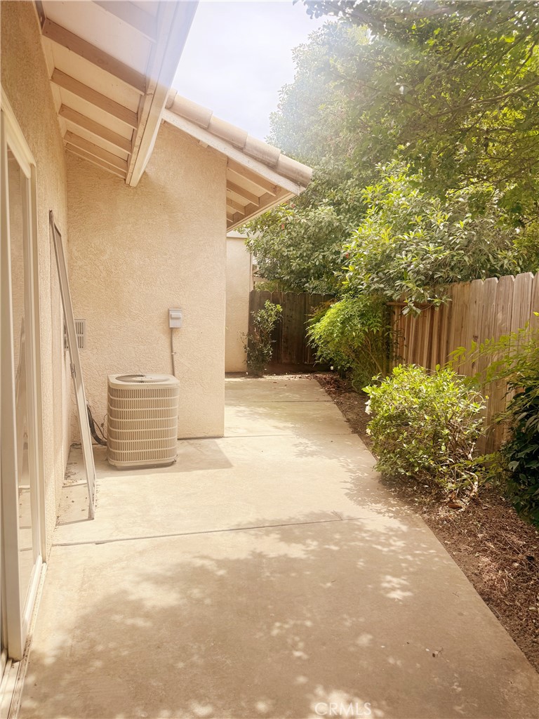 672 Gateway Cir, Merced, CA 95340