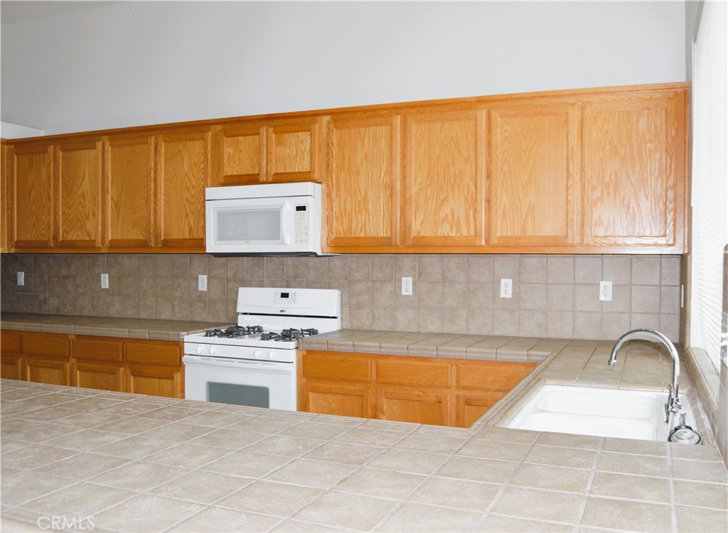 457 Petunia Ct, Merced, CA 95341