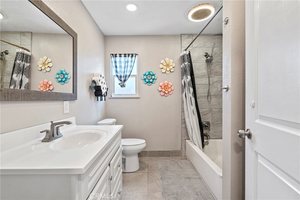 1149 River Bluff, Oakdale, CA 95361