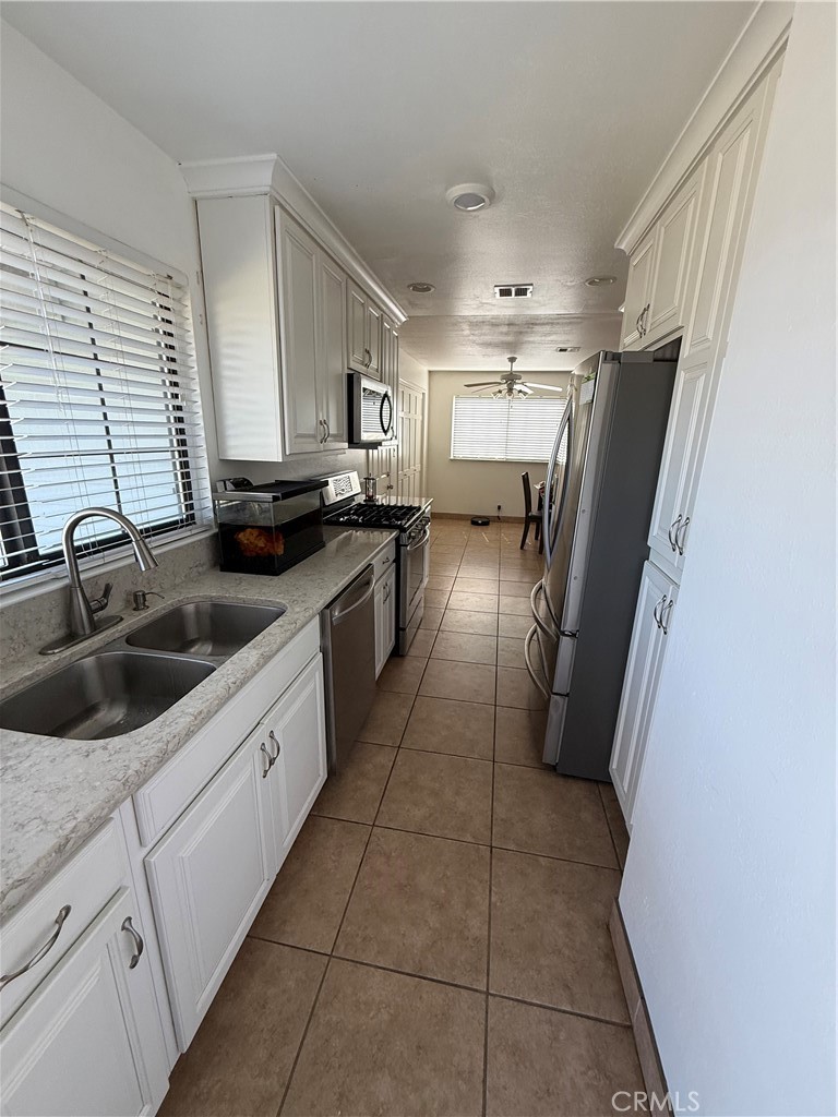 1064 Tioga, Manteca, CA 95337