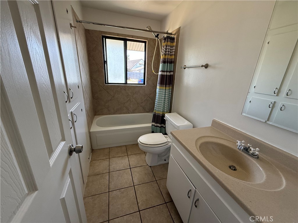 1064 Tioga, Manteca, CA 95337