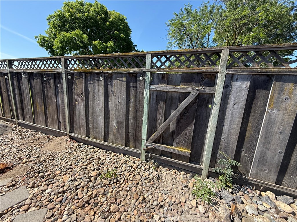 1064 Tioga, Manteca, CA 95337
