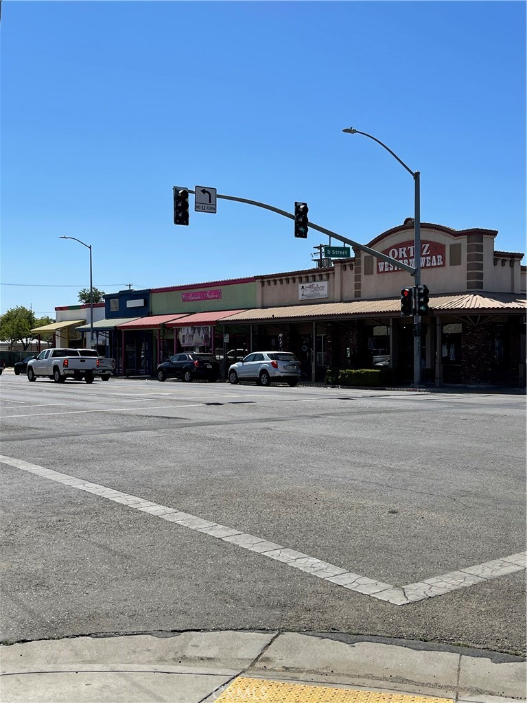 107 E Yosemite, Madera, CA 93638