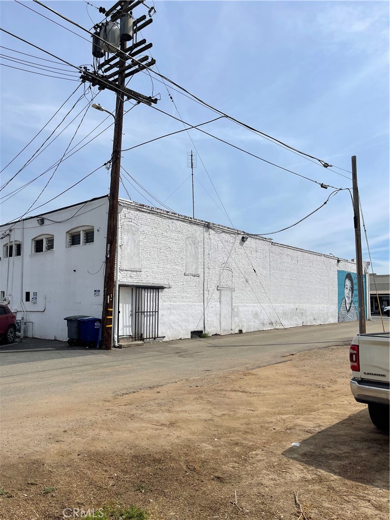 107 E Yosemite, Madera, CA 93638