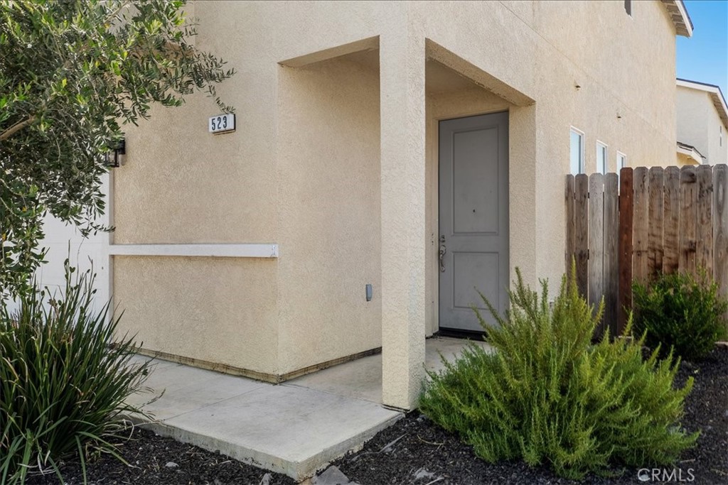 523 Barcelona Ct, Merced, CA 95341