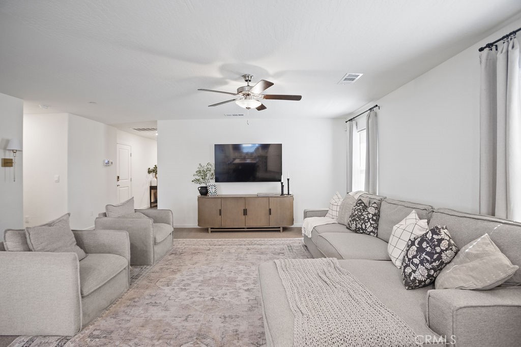 727 Veronica Ct, Merced, CA 95341