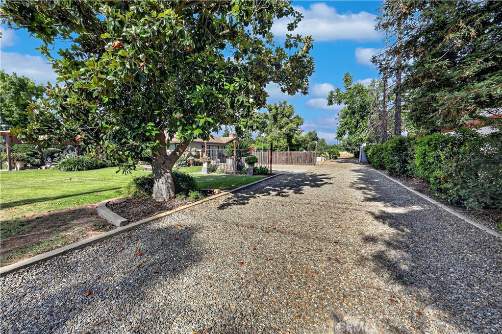 3629 N Lake, Merced, CA 95340