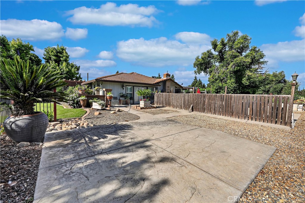 3629 N Lake, Merced, CA 95340