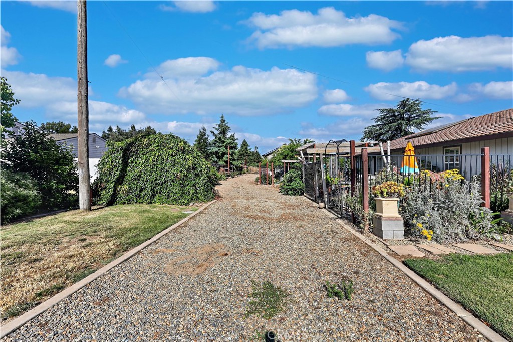 3629 N Lake, Merced, CA 95340