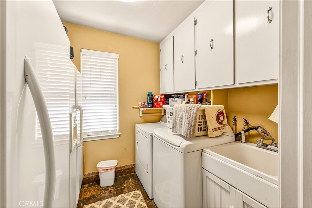 3629 N Lake, Merced, CA 95340