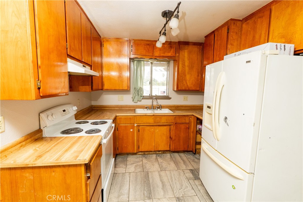 822 E Glenwood, Turlock, CA 95380