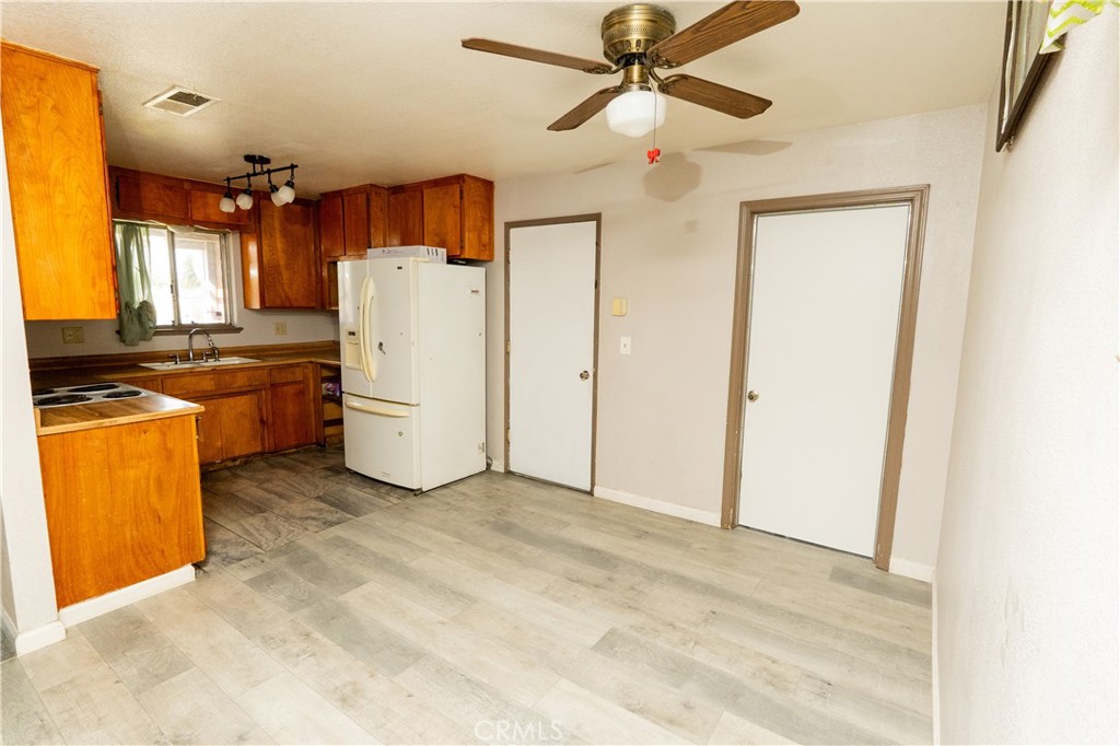822 E Glenwood, Turlock, CA 95380