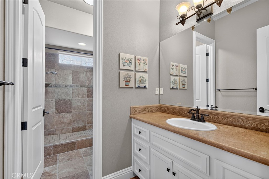 3834 N Golden Bear, Merced, CA 95340
